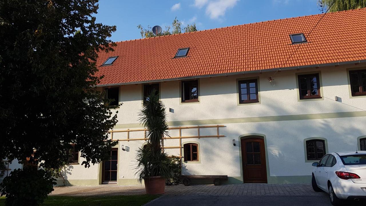 Monteurwohnungen Schmack Hausen  Экстерьер фото